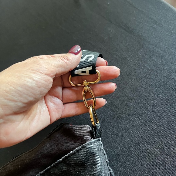 *RARE* Victoria's Secret Black Tote with Pink🌷 & Red 🌺 Floral Pattern - Picture 11 of 17